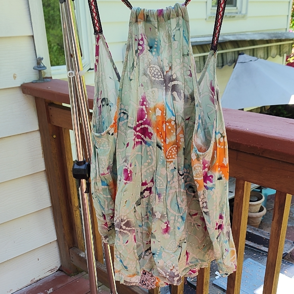 Colorful Strappy Tank Top - Picture 3 of 5